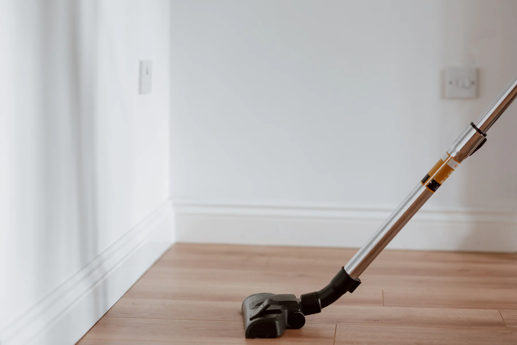 INTETURE Cordless Vacuum: Clean Freely